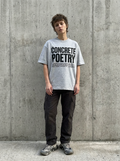 Oversized-T-Shirt Concrete Poetry - Getragen