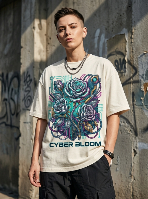 Oversized-T-Shirt Cyber Bloom - Getragen