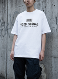Oversized-T-Shirt Void Signal - Getragen
